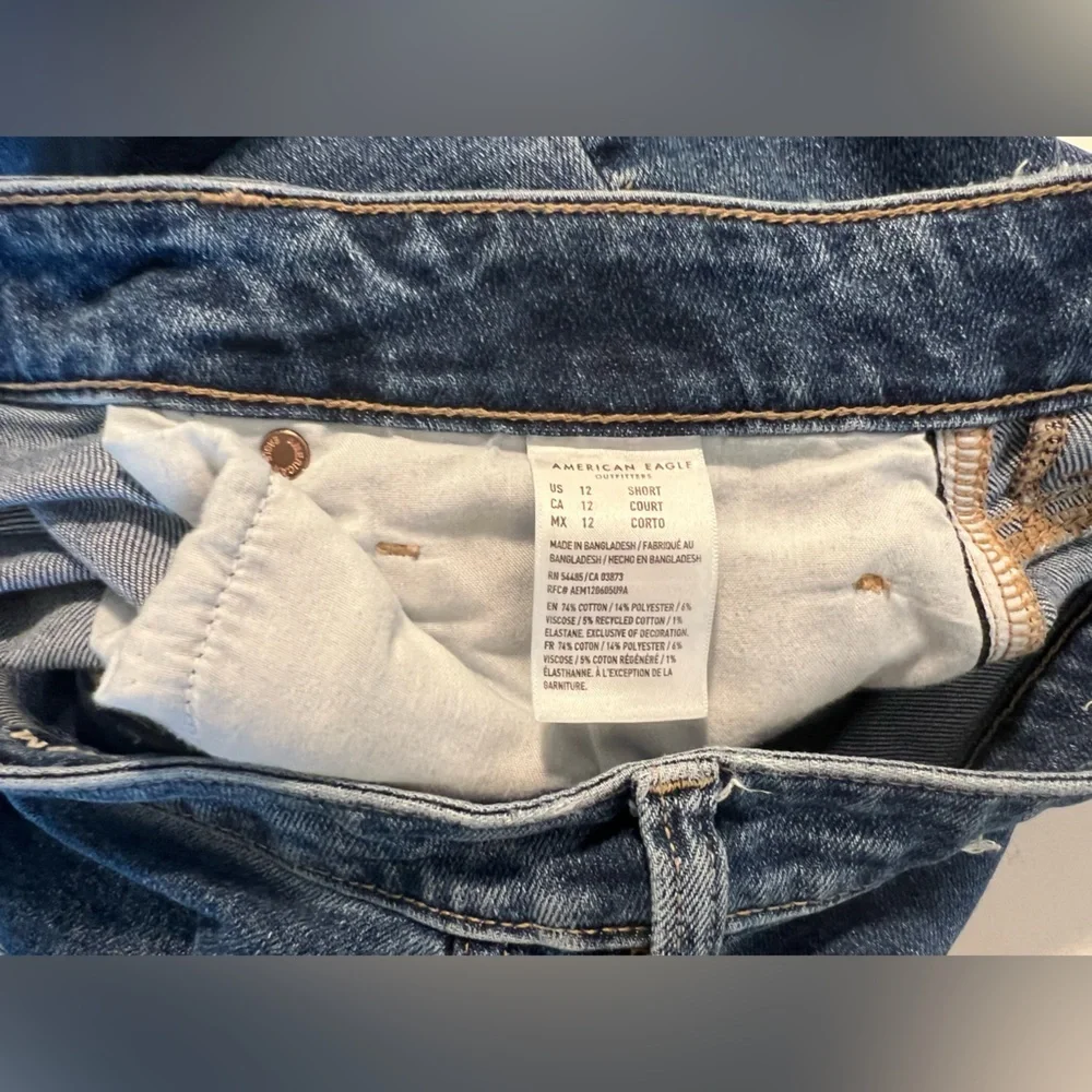 American Eagle Women's Jeans 12 SHORT Mom Jean Medium Wash - Picture 5 of 7